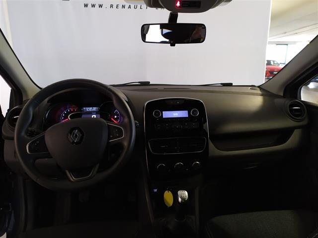 RENAULT Clio 00008160_VO38013330