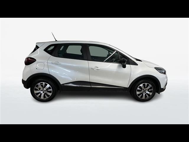 RENAULT Captur 00015844_VO38043670