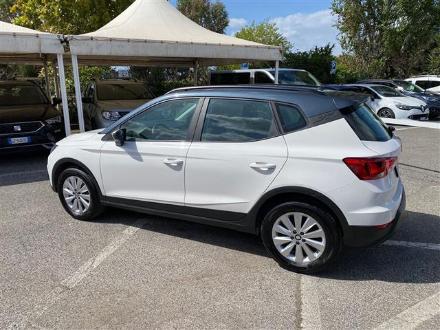 SEAT Arona 2017 02641145_VO38043366