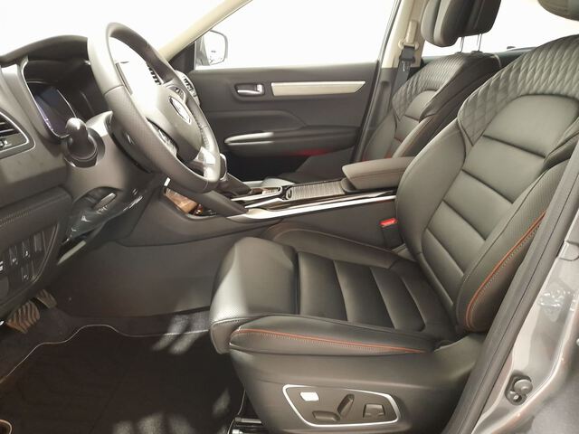 Inside Koleos Diesel  Gris Tornado