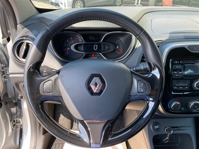 RENAULT Captur 02640282_VO38043366