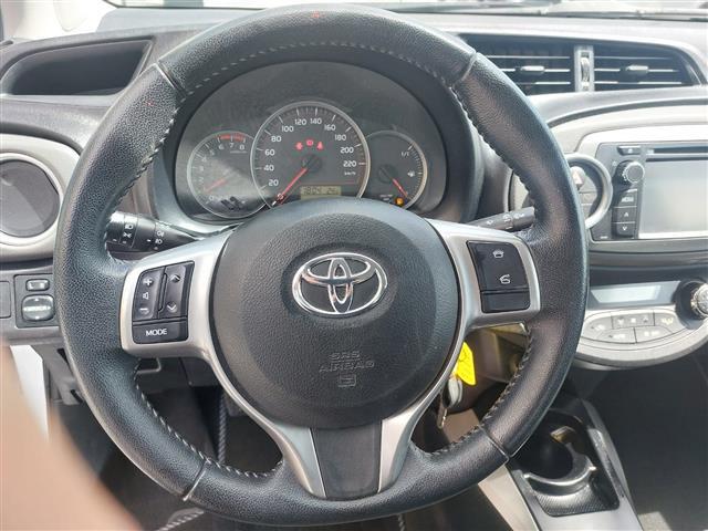 TOYOTA Yaris 05879925_VO38013080