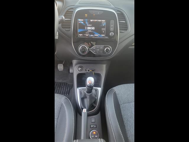 RENAULT Captur 00188982_VO38023507