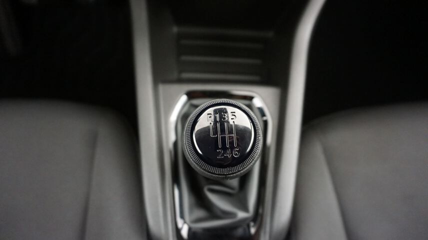 Inside Clio  Gris Platino