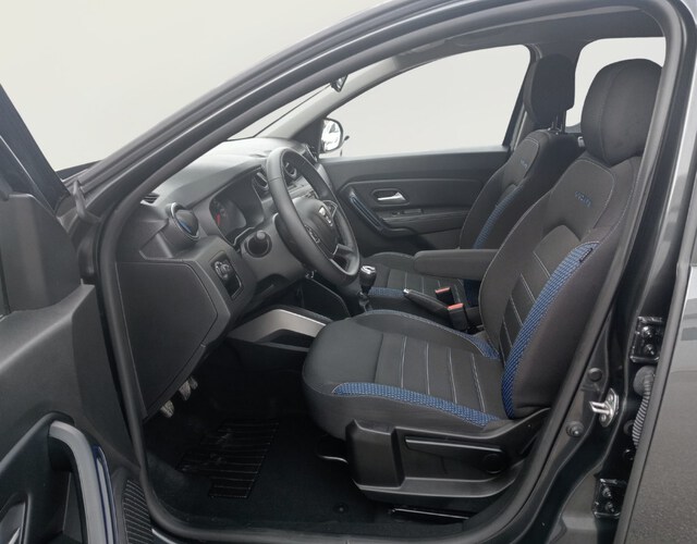 Inside Duster Diesel  GRIS