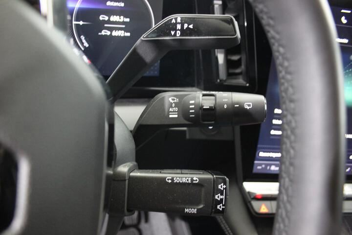 Inside Mégane Eléctrico  Carrocería Rojo Des