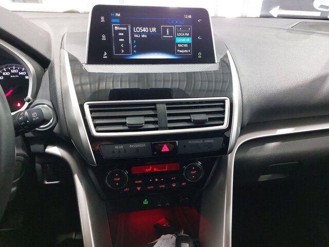 Inside Eclipse Cross  Marron