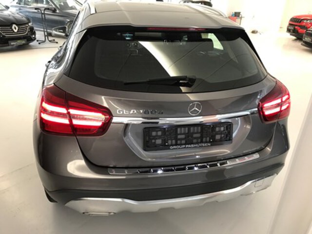 Exterieur GLA 180  grijs
