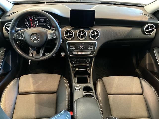 MERCEDES Classe A 00985019_VO38023207