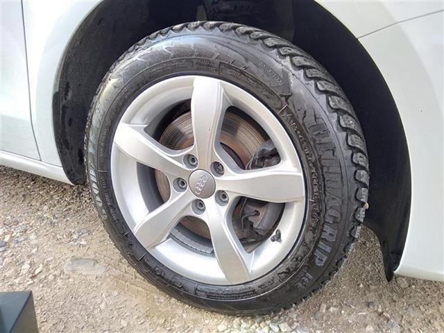 AUDI A1 01282118_VO38043211