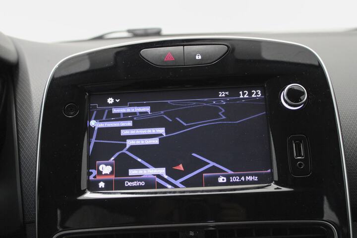 Inside Clio  Gris Platino