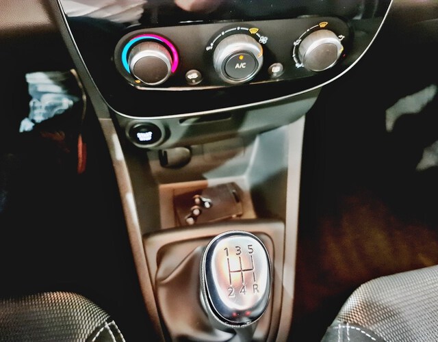 Inside Clio Diesel  Rojo Deseo