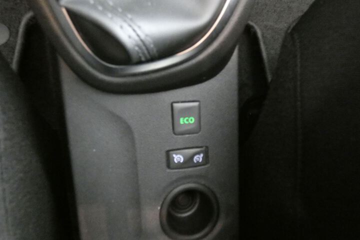 Inside Captur  Blanco Nacarado/Tech