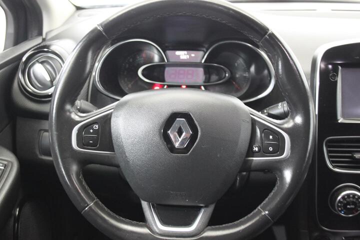 Inside Clio Sport Tourer  Gris Titanium