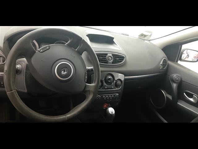 RENAULT Clio 00006451_VO38033579