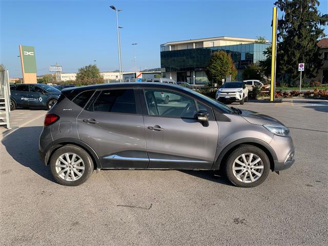 RENAULT Captur 02480147_VO38013041