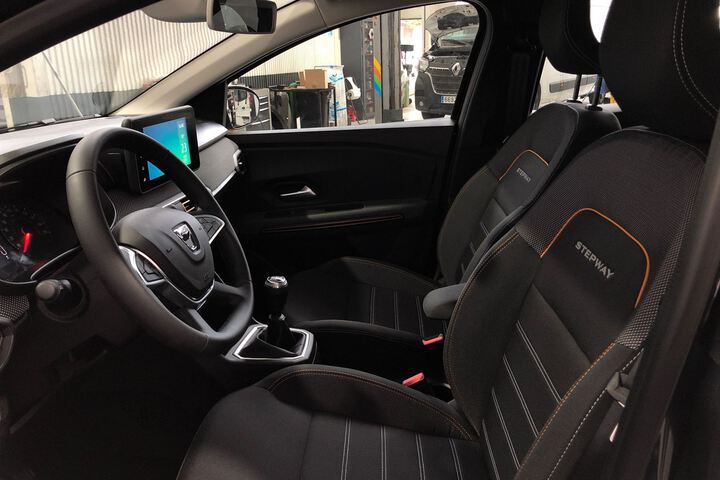 Inside Sandero Gasolina/Gas  Gris