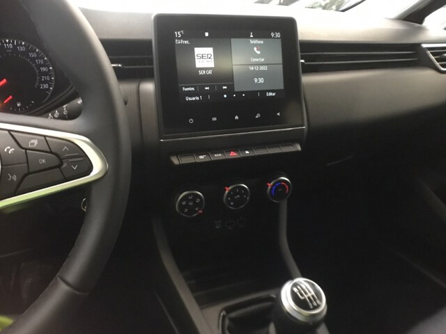 Inside Clio  Gris Titanium