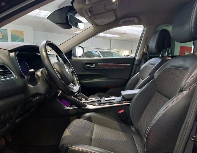 Inside Koleos Diesel  Negro