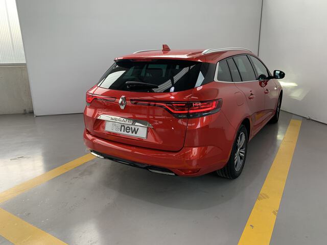 Outside Mégane Sport Tourer  Rojo Deseo