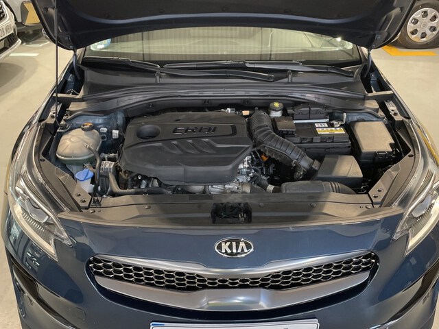 Inside XCeed Diesel  Cosmo Blue