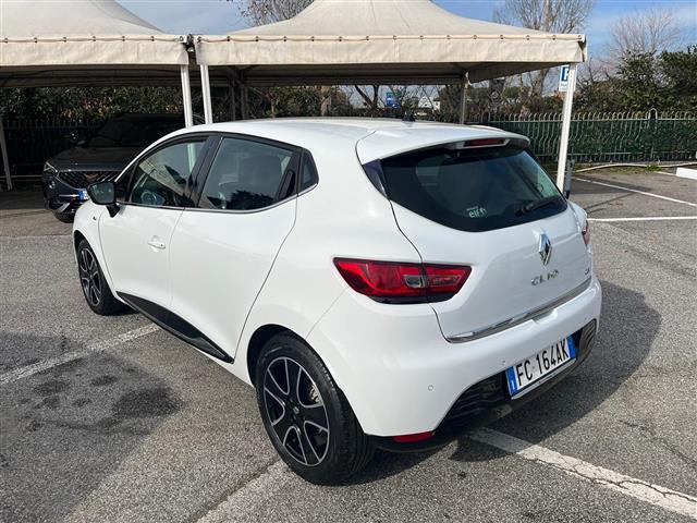 RENAULT Clio 02640963_VO38043366