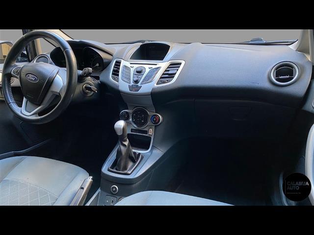 FORD Fiesta 00006306_VO38033579