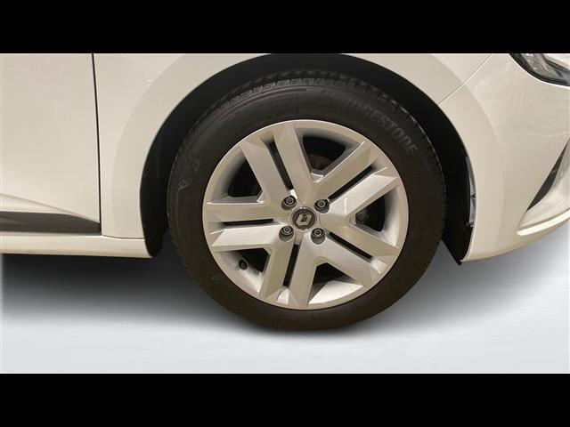RENAULT Clio 00335516_VO38013550