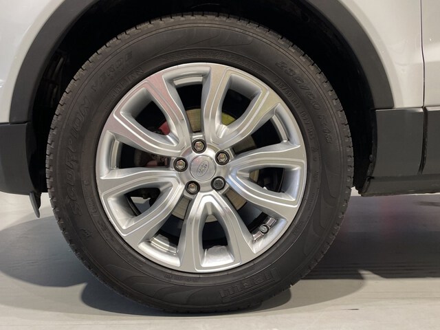 Outside Range Rover Evoque Diesel  Fuji White