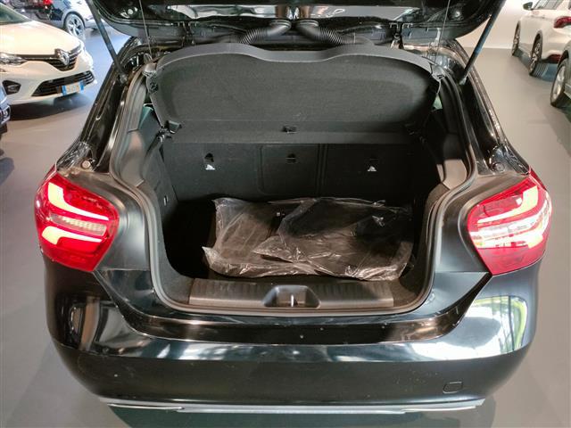 MERCEDES Classe A 04824092_VO38013042