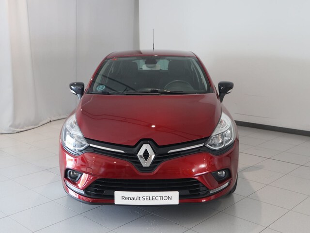 Outside Clio  Rojo Deseo