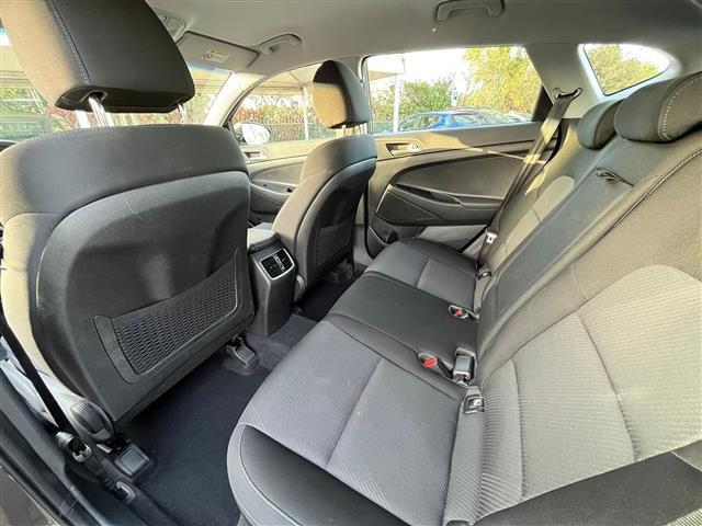 HYUNDAI Tucson II 2018 02640604_VO38043366