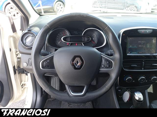 RENAULT Clio 00023133_VO38013018