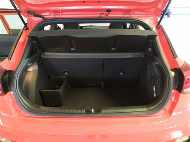 HYUNDAI i20 00008226_VO38013330