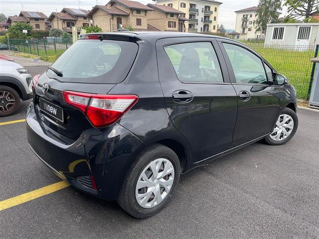 TOYOTA Yaris 00392996_VO38023217