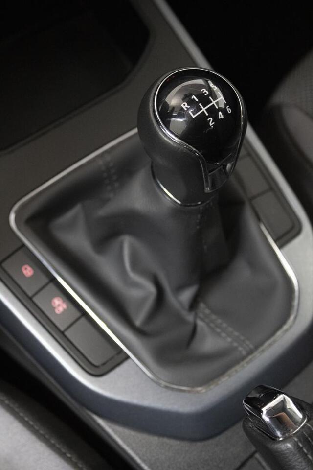 Inside Arona Diesel  Blanco Candy