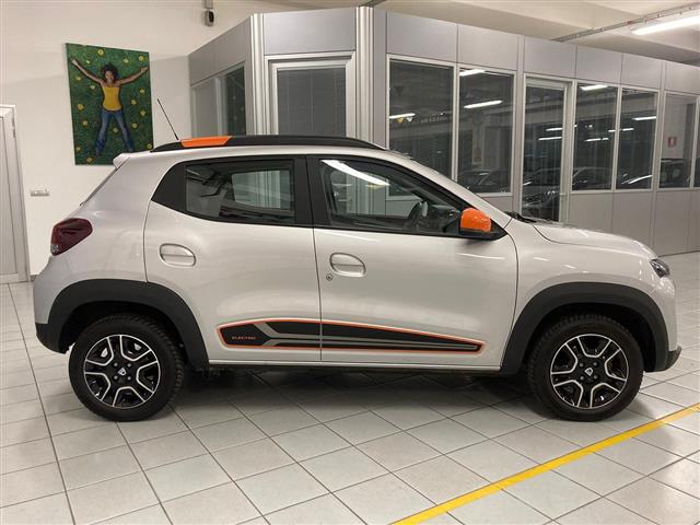 DACIA Spring 00014637_VO38013022