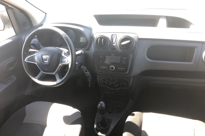 Inside Dokker Van Diesel  Blanco