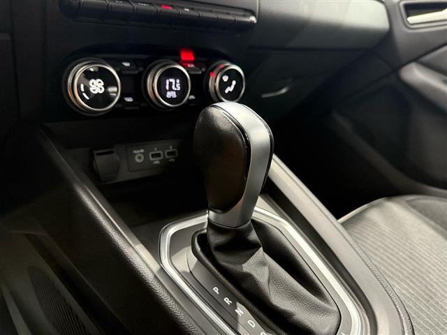 RENAULT Clio V 2019 00015779_VO38023184