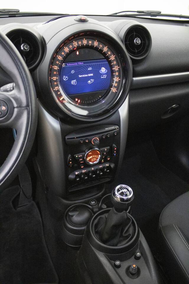 Inside  F60 Countryman Diesel  Midnight Black