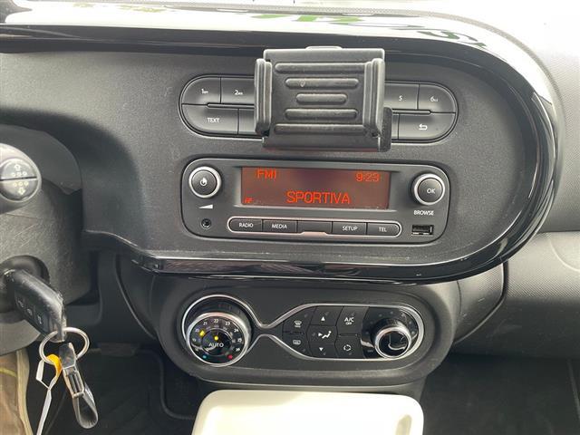 RENAULT Twingo 00384162_VO38023217