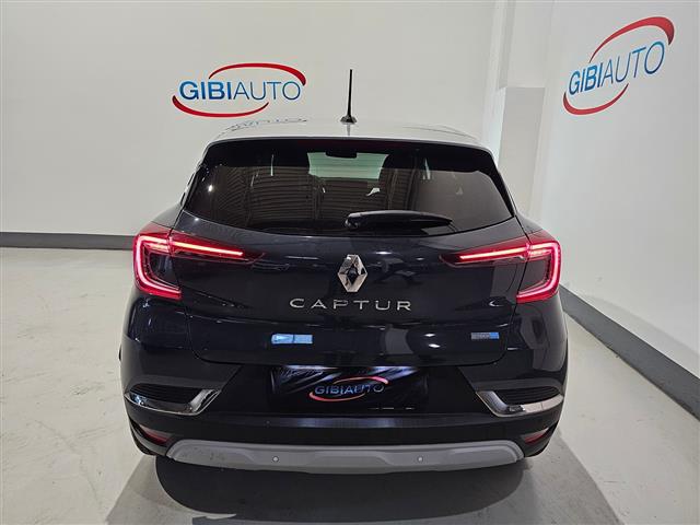 RENAULT Captur 02416096_VO38013170