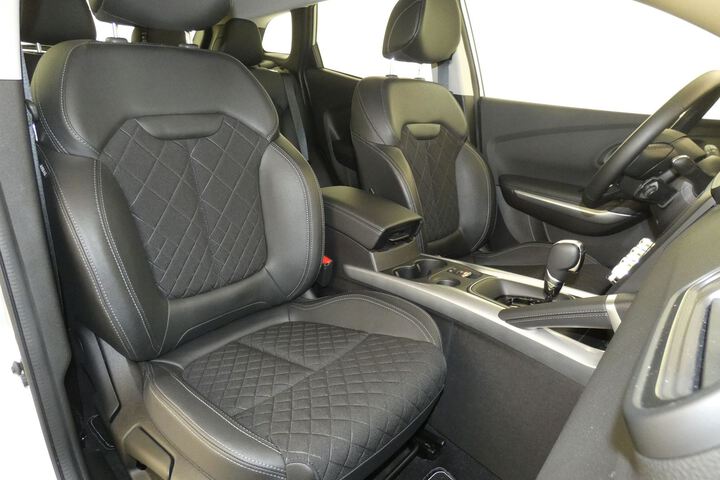 Inside Kadjar  Gris Highland