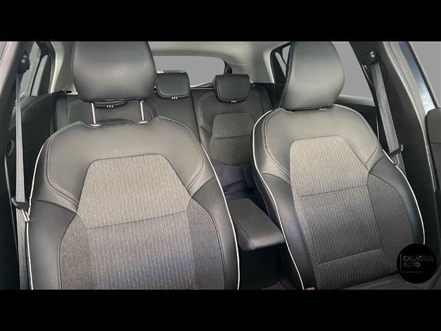 RENAULT Clio 00006138_VO38033579