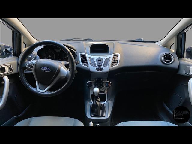 FORD Fiesta 00006306_VO38033579