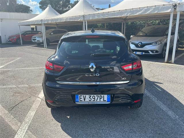 RENAULT Clio 02640754_VO38043366
