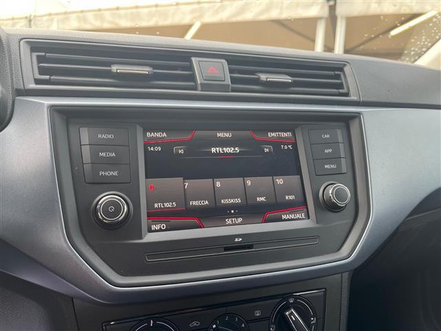 SEAT Arona 2017 02640508_VO38043366