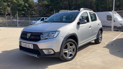 DACIA - SANDERO