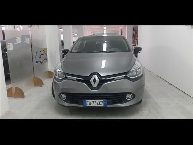RENAULT Clio 00006512_VO38033579