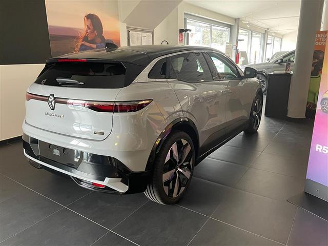 RENAULT Megane 00049758_VO38013022